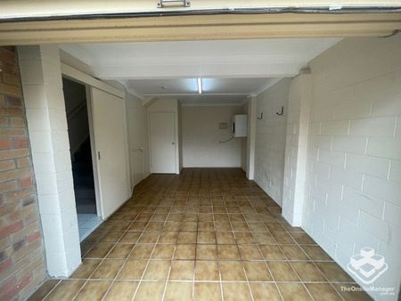 Air conditioned Tugun Beachside 2 Bedroom Townhouse - Photo 2