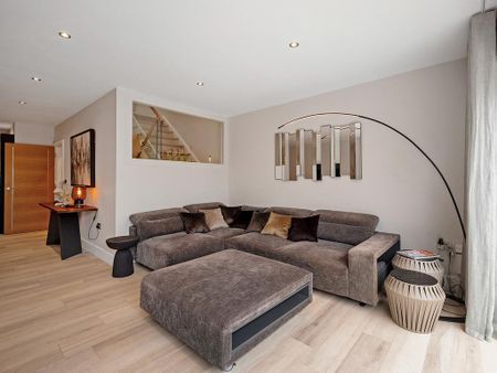 4 bedroom townhouse to rent - Photo 3