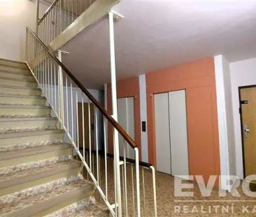 Pronájem bytu 3+1, 65 metrů plus balkon a sklep, Křenická Praha 10 - Photo 2