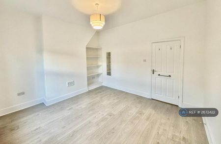 2 bedroom terraced house to rent - Photo 4