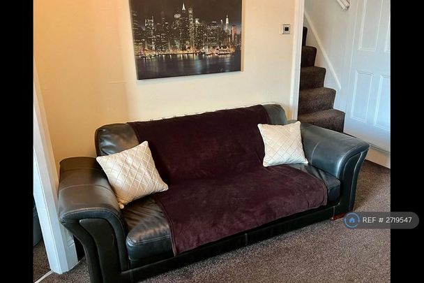 2 bedroom terraced house to rent - Photo 1