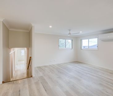 Stylish Family Home in a Peaceful Cul-de-Sac! - Photo 2