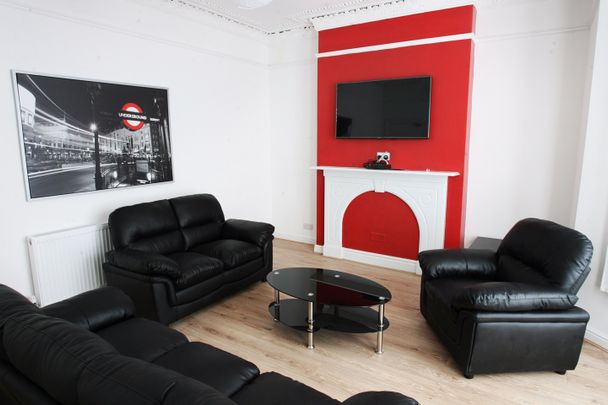 6 Bed Semi-Detached House, Salisbury Road, L15 - Photo 1