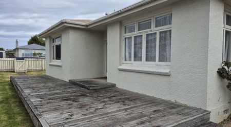 3-Bedroom Property with Large Section, and Outdoor Living Area - Photo 5