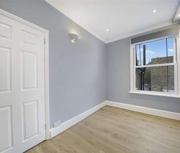 First Avenue, Queens Park Estate, London, W10 - Photo 2