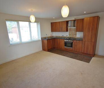 2 bed flat to rent in Wimborne Road East, Ferndown, BH22 - Photo 6