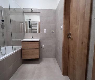 Pronájem bytu 2+kk 33 m2 - Fotografie 4