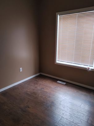 1548 Rae Street - Newer Upper Duplex - Photo 1