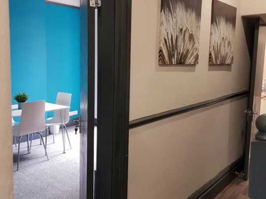 Town Centre Property Room 5 - Photo 1