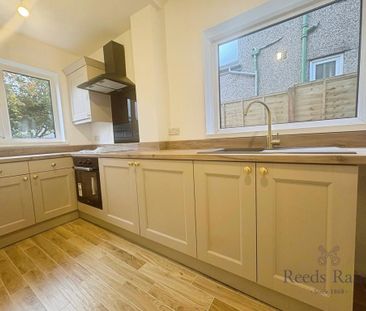 3 bedroom semi-detached house to rent - Photo 4