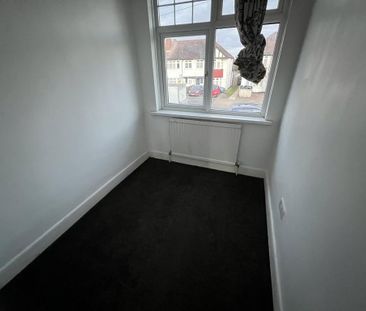 4 bedroom semi-detached house to rent - Photo 3