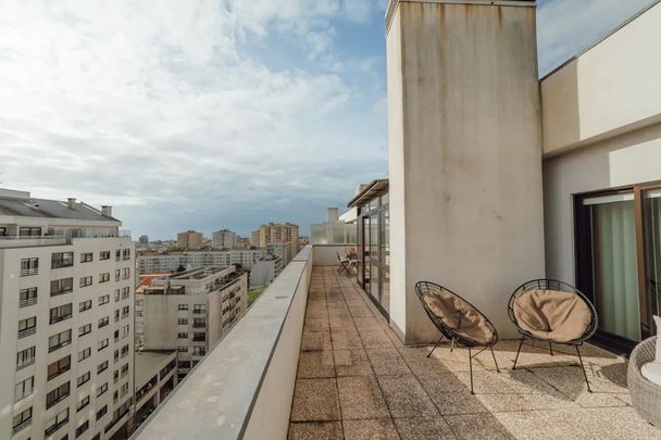 Rua de Damião de Góis, Porto, Porto District 4050-221 - Photo 1