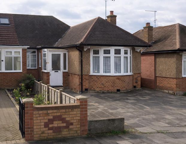 Ferring Close, Harrow HA2, London - Photo 1