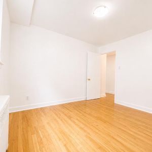 1 CH - 1 SDB - Longueuil - $1,300 /mo - Photo 2