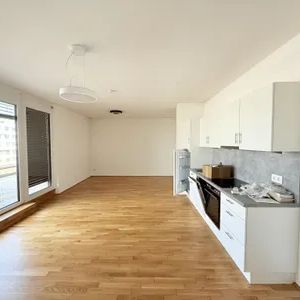 geräumige 2-Zimmer Dachgeschosswohnung mit großer Terrasse und en suite Badezimmer- ab sofort verfügbar - Photo 3