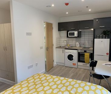 Studio to rent - Photo 3