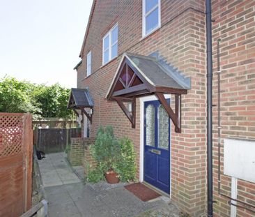 2 bedroom ground floor flat to rent - Photo 1