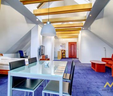 Pronájem podkrovního apartmánu 1+kk o rozloze 98 m - Photo 4