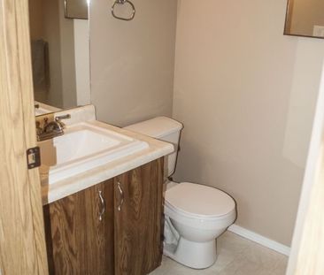 7F Grant Street, Red Deer, AB - Photo 3