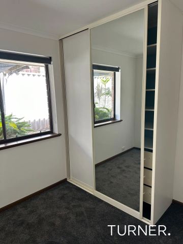 “Updated 3 bedroom Family home” - Photo 2