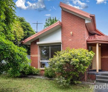 Love this low-maintenance corner home - Photo 6