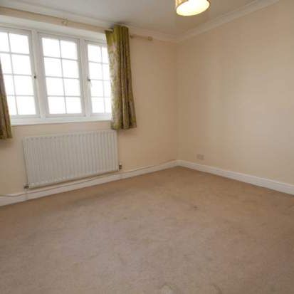 2 bedroom property to rent in Hemel Hempstead - Photo 1