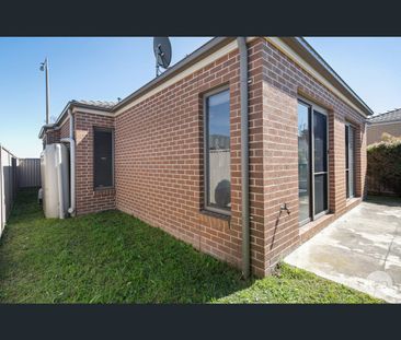 67H Dyson Drive, Alfredton, Vic 3350 - Photo 6