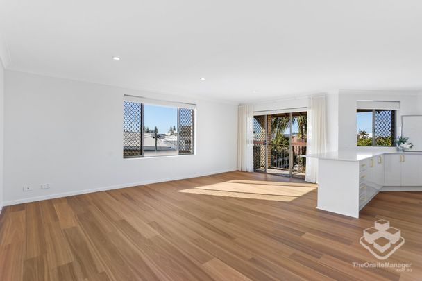 Fully Renovated | Beautiful Coastal Apartment | Walk to Mermaid Beach | Hinterland and City Views - Photo 1