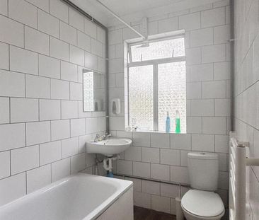 House share to rent - Photo 3