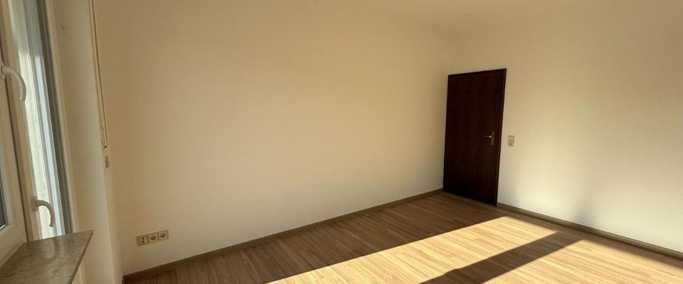 Geräumige 4-Zimmer-Wohnung in Bad Soden-Salmünster zu vermieten. - Foto 1