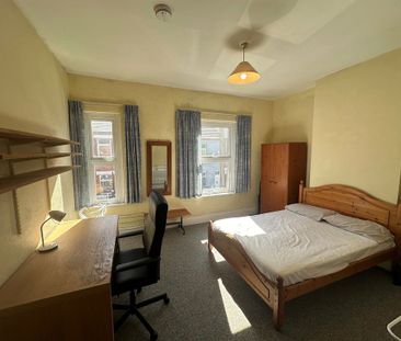 Grafton Street room 2, Stoke, Coventry - Photo 4