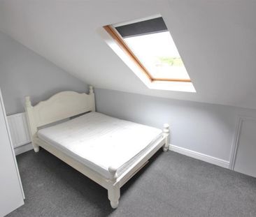 5 bedroom House To Let - Photo 4