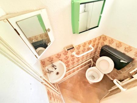 3 bedroom terraced house to rent - Photo 3