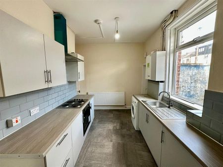 2 bedroom terraced house to rent - Photo 5