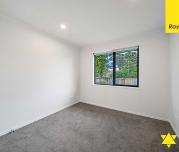 Comfort and Convenience Near Titirangi Village - Photo 1