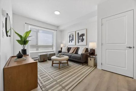 Ascent at Belvedere — 3 bedroom - Photo 2