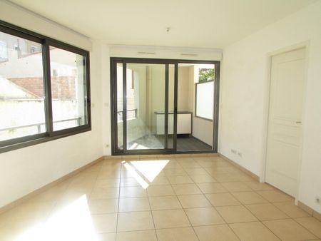 Location Appartement 2 pièces 42m² MARSEILLE 7ème - Photo 4