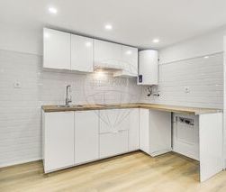 Apartment 2 bedrooms Renovated Santa Catarina Lisboa for rent - kit... - Photo 1