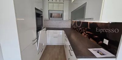Helle 2 Zi Neubauwohnung mit hofseitiger Loggia in absoluter Ruhelage - Photo 2