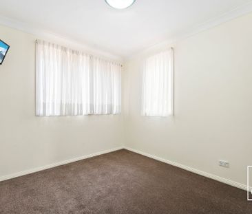 Spacious Townhouse In Prime Fairy Meadow Location - Photo 3