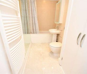 Bedroom Ground Floor Apartment In Godalming, GU7 - Photo 2