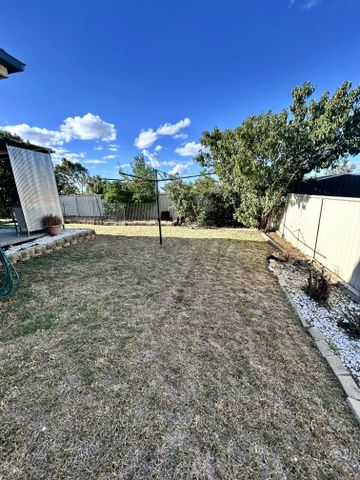 NEAT AND TIDY FAMILY HOME IN WESTDALE - Photo 3
