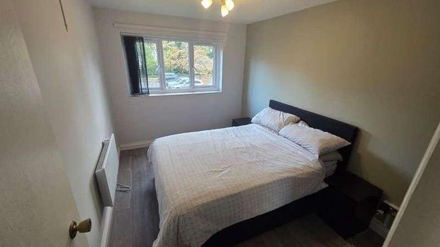 Harp Island Close, London, NW10 - Photo 1