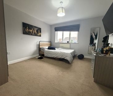 Arundel Court - Photo 4