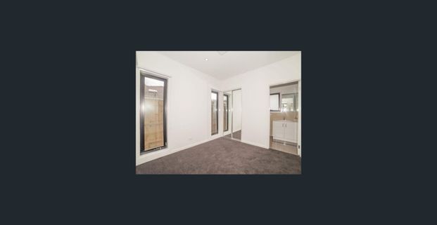 Spacious 4-Bed, 3-Bath Home for Rent in Convenient Burwood East Location - Photo 1