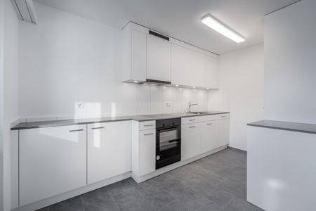 Rent a 3 ½ rooms apartment in Niederhasli - Photo 3