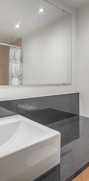 604 - 2100 Rue Saint-Marc, Montréal - Photo 1
