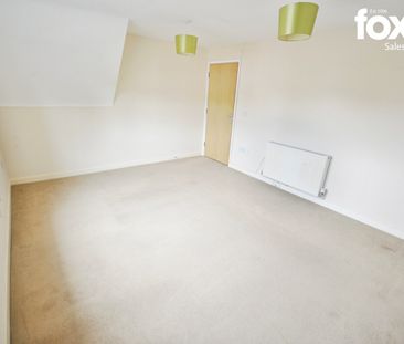 2 bed flat to rent in Crabton Close Road, Bournemouth, Dorset, BH5 1HN - Photo 2