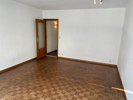 Appartement op de 1ste verdieping, ideaal gelegen vlakbij het station van Mechelen. - Photo 4