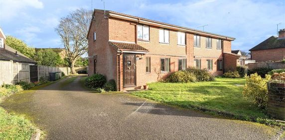 Delta Road, Woking - 2 bedrooms Property for lettings - Seymours - Photo 2